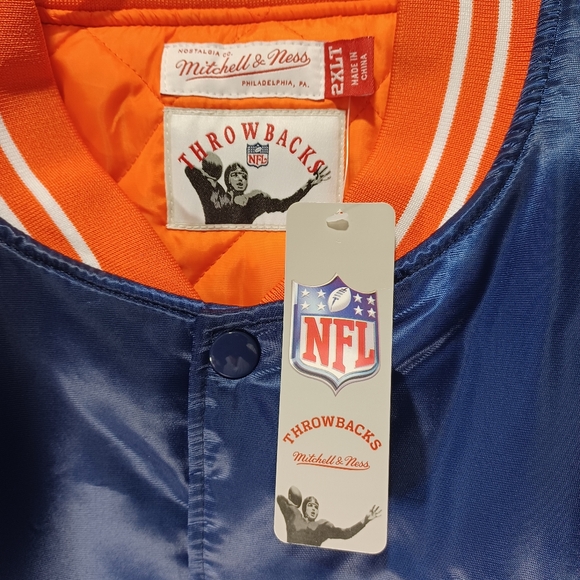 Chicago Bears Mitchell & Ness Heavyweight Satin NFL Fan Varsity Jacket - Picture 11 of 13